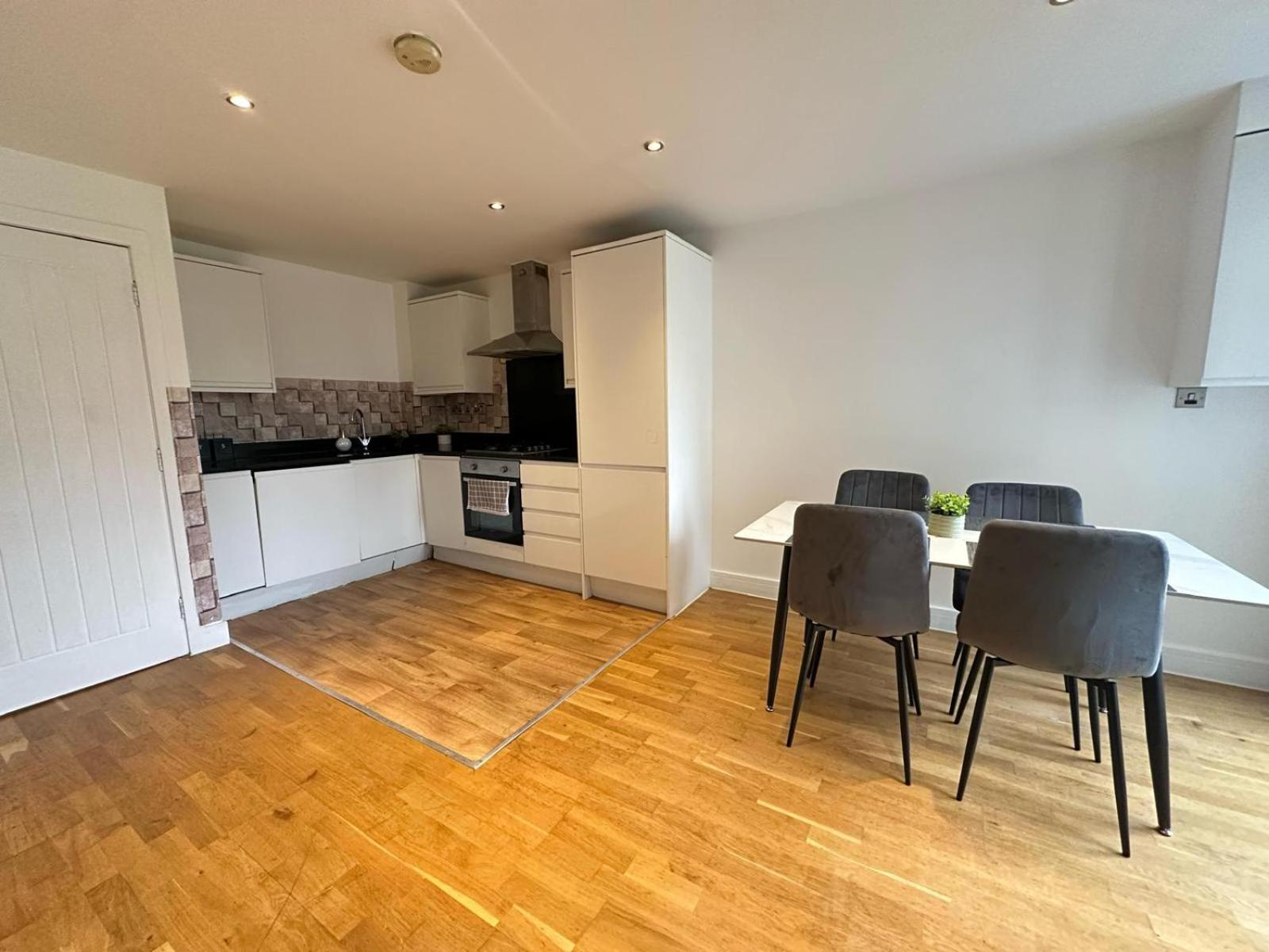 Modern 2br Flat In Aldgate And Tower Hill * London